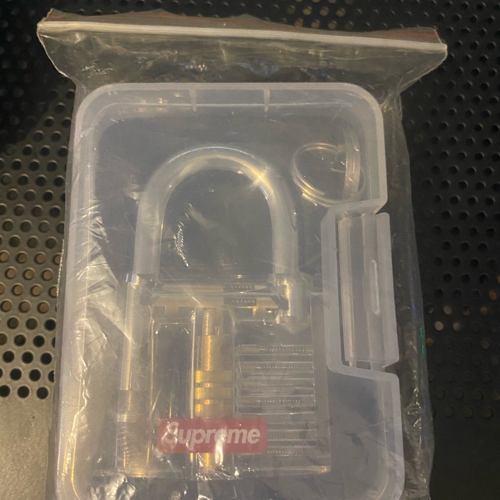 Supreme lock - Picture 2 of 2